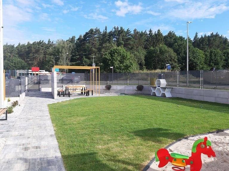 Teren wokół budynku